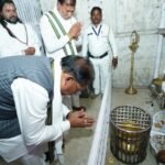 CM विष्णुदेव साय पहुंचे गिरौदपुरी धाम, गुरुगद्दी में मत्था टेककर लिया आशीर्वाद, प्रदेश की खुशहाली की कामना, श्रद्धालुओं को स्वयं परोसा प्रसाद, मेले में उमड़ा आस्था का सैलाब, होली पर ड्राई डे रहेगा यथावत- मुख्यमंत्री