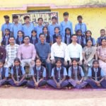 विदाई समारोह का आयोजन, कक्षा आठवीं के छात्रों को दी गई विदाई