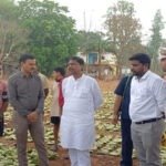 वन मंत्री कश्यप ने दहिकोंगा तेंदूपत्ता फड़ का किया निरीक्षण, संग्राहकों से किया सीधा संवाद