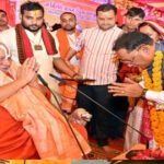 तेंदुवा धाम में श्रीराम कथा का भव्य शुभारंभ: मुख्यमंत्री विष्णु देव साय ने लिया संतों का आशीर्वाद