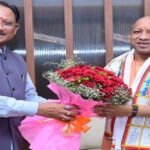 UP के मुख्यमंत्री योगी आदित्यनाथ पहुंचे बस्तर: CM साय ने किया स्वागत,मध्य क्षेत्रीय परिषद की 26वीं बैठक में होंगे शामिल 