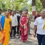 बर्खास्त कर्मचारियों की पुनर्बहाली की मांग तेज, कलेक्टर को सौंपा ज्ञापन