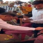 चंद्रनाहू कुर्मी-क्षत्रिय समाज के केंद्रीय अधिवेशन में मुख्यमंत्री ने बच्चों को कराया स्वर्णप्राशन