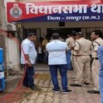थाने के बाहर लगे वाटर कूलर को छूते ही आए करंट की चपेट में युवक की मौत, बचाने पहुंचा आरक्षक भी झुलसा