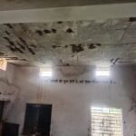 नवापारा स्कूल भवन जर्जर व शौचालय में दरवाजा नही ,गंदगी और खराब
