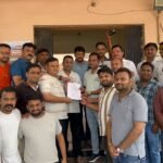 व्यापारी संघ ने नगर की ज्वलंत समस्याओं को लेकर नगर पंचायत में सौंपा आवेदन