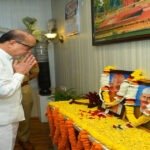 राज्यपाल डेका ने महात्मा गांधी व लाल बहादुर शास्त्री को श्रद्धा सुमन किए अर्पित