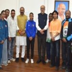 राज्यपाल डेका से प्रदेश के उत्कृष्ट खिलाडिय़ों ने की सौजन्य भेंट