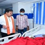 उप मुख्यमंत्री विजय शर्मा ने अस्पताल पहुंचकर जाना सड़क हादसे में घायलों का हाल